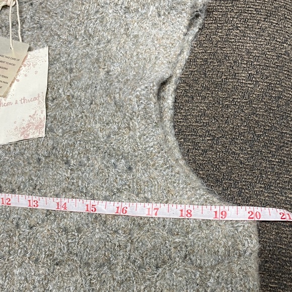 Hem and Thread Gray Textured Knit Sweater Vest NWT - Picture 9 of 11